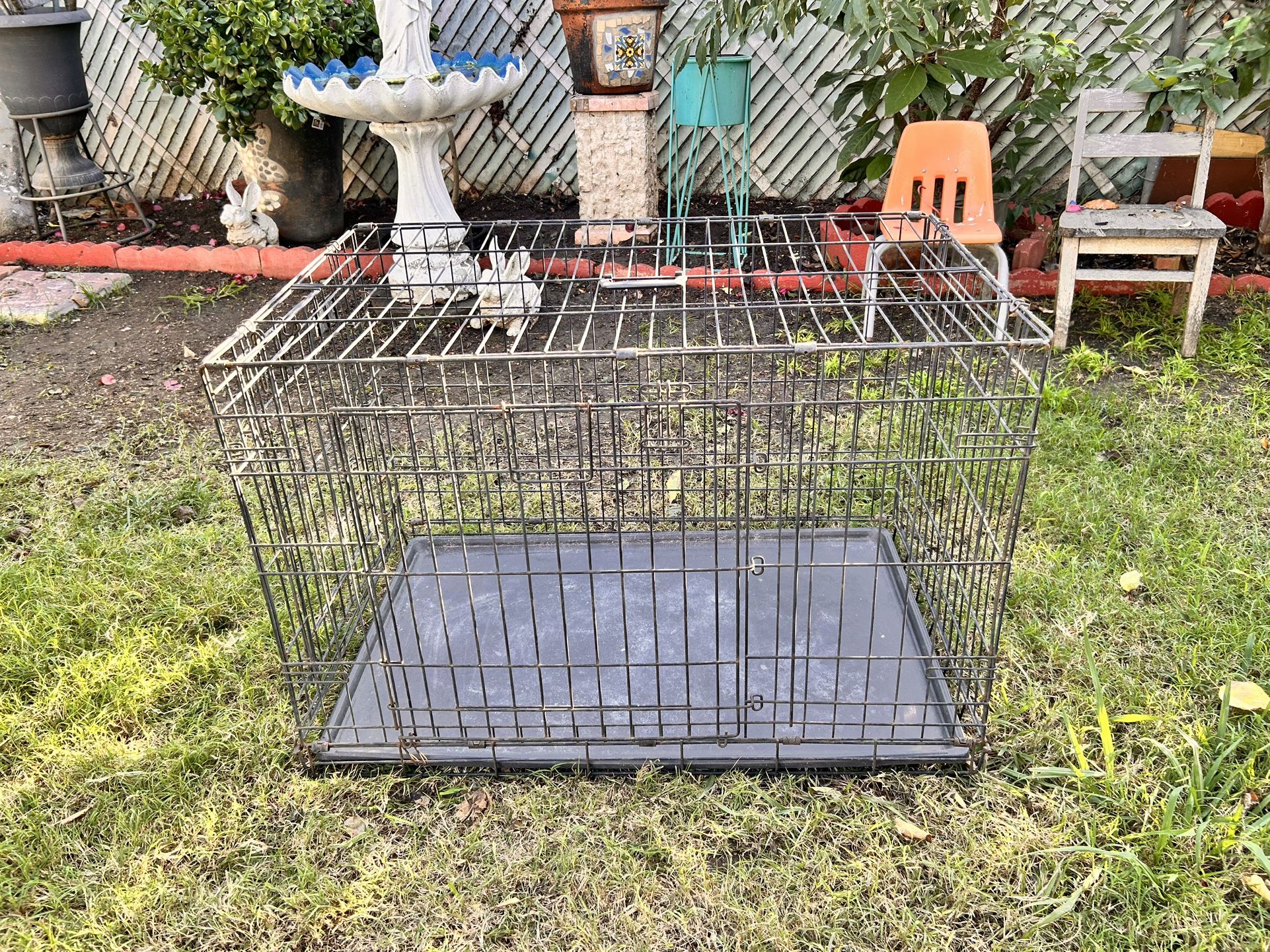 Medium dog kennel/ dog cage