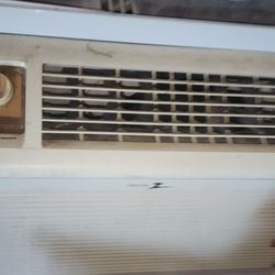 5K BTU WINDOW AC BLOWS COLD 