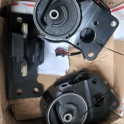 04 - 08 Nissan Maxima Engine And Transmission Mounts