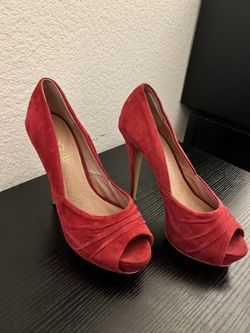 Red Pumps