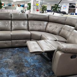 Reclining Sectional Available Now For Just $1,599/ Seccional reclinable disponible ahora por solo $1,599