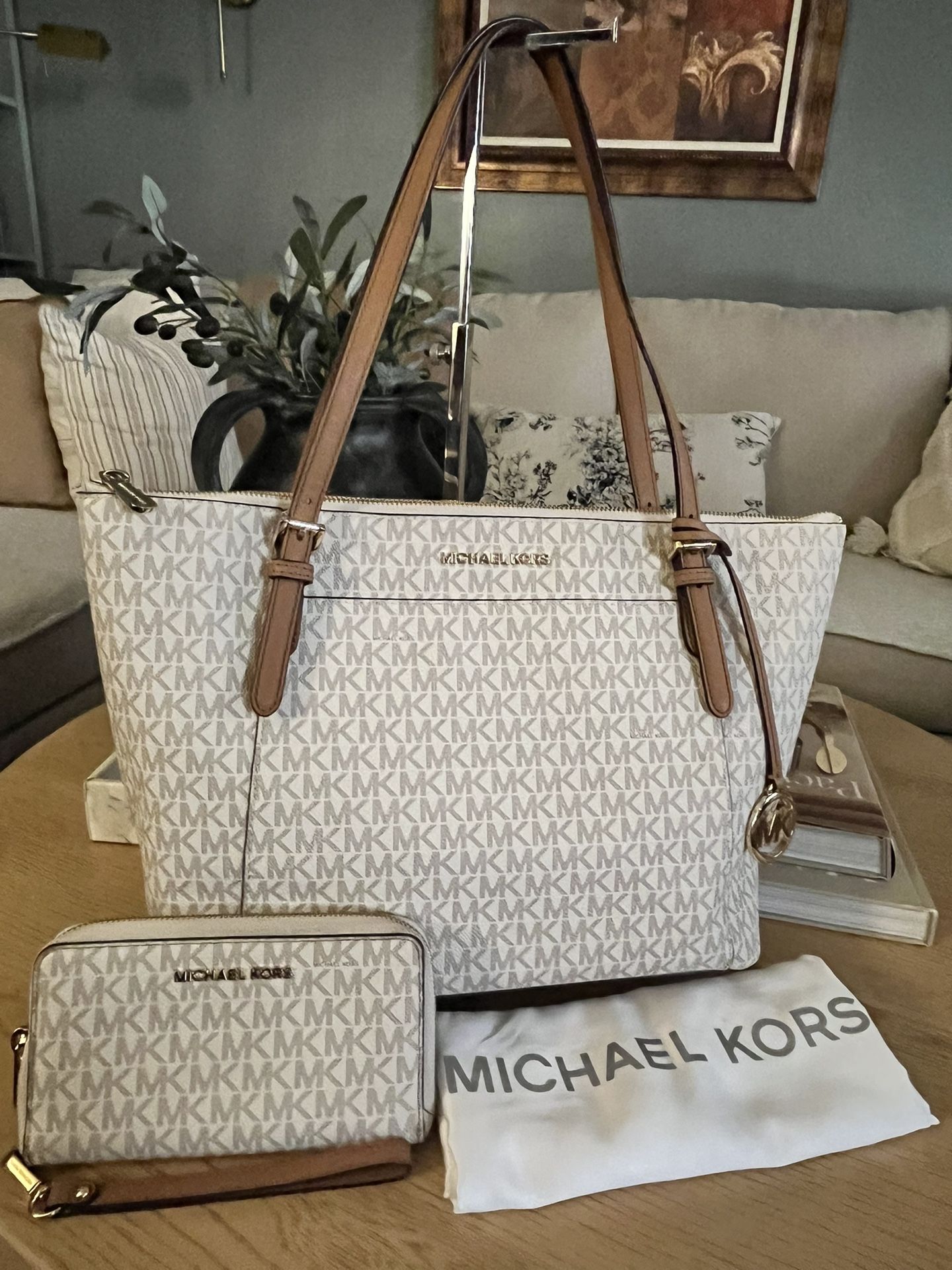 Michael Kors Zip Tote With Matching Wallet