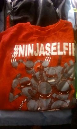 Ninjaselfie shirt size m/m 8