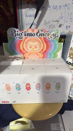 POP MART - BIG INTO ENERGY LABUBU (CASE)