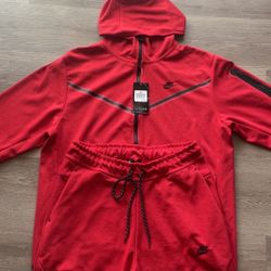 Men’s Nike Tech Sweatsuit