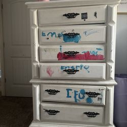 White 6 Drawer dresser 