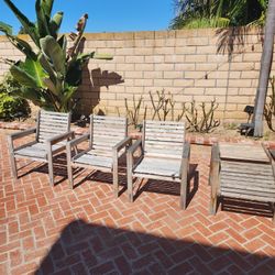 outdoor table and chairs
