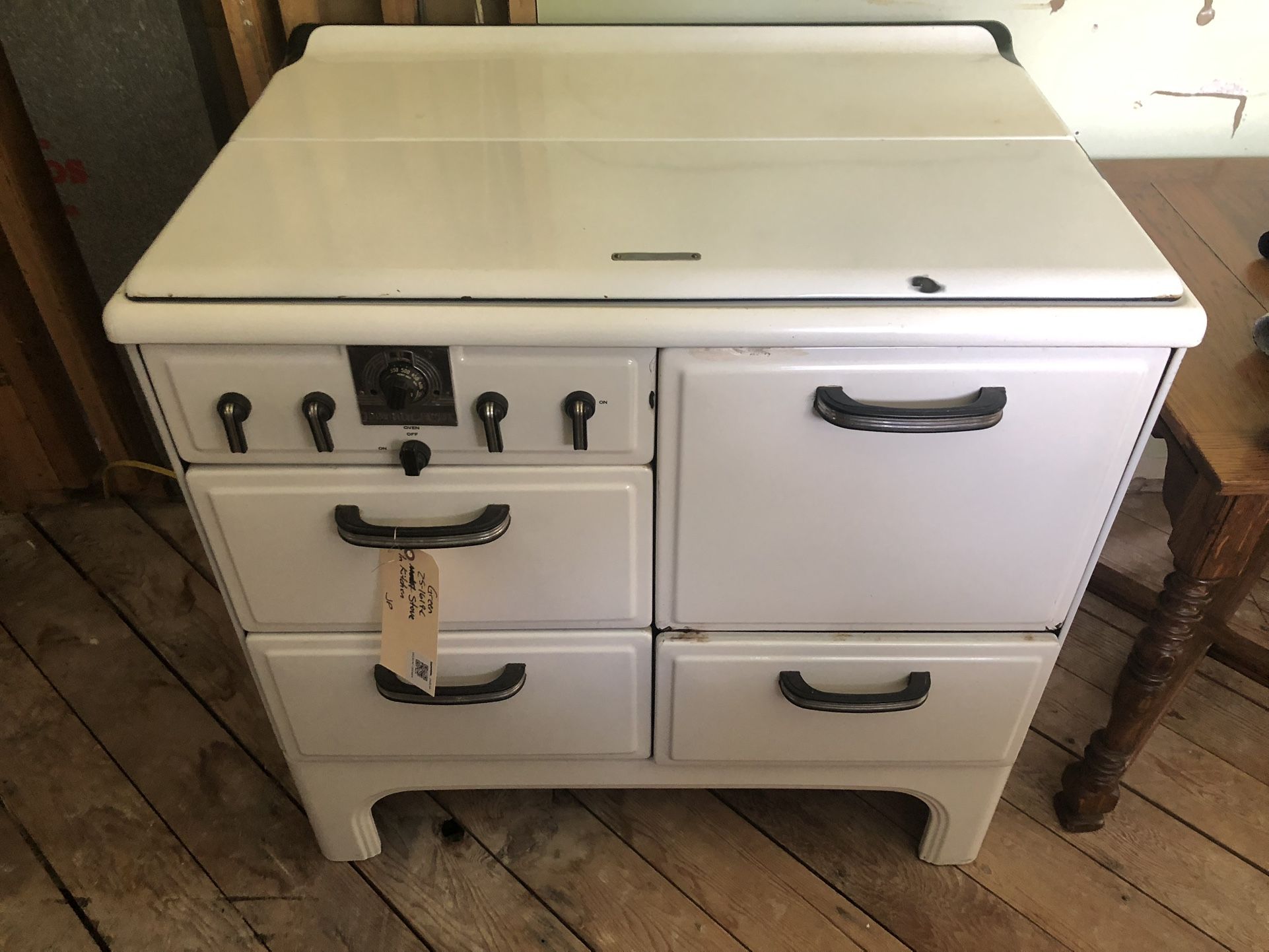 1930’s Detroit Jewel Stove