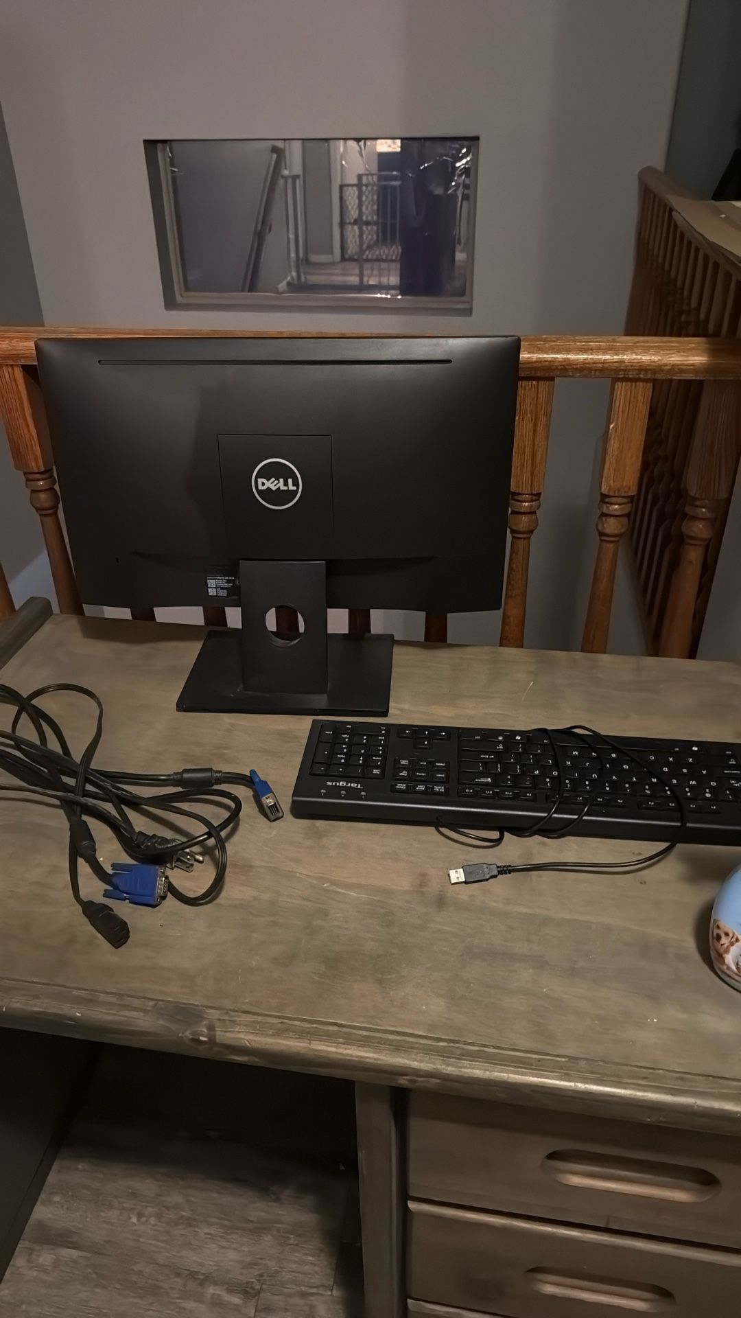 Dell Monitor And Targus keyboard