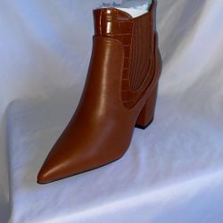 Boots Womens Bootie SIZE 8