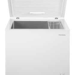 Insignia™ - 7.0 Cu. Ft. Garage Ready-Chest Freezer - White