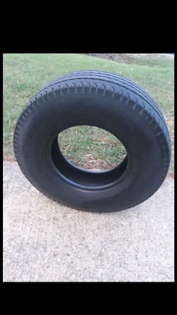 One tire LT265/75R16