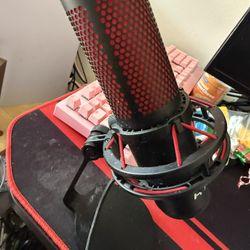 Hyper x Quadcast microphone 