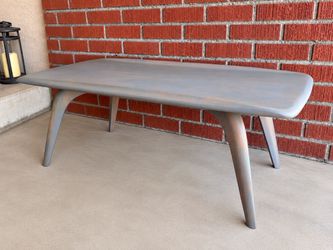 Vintage Mid-Century Modern Wood Coffee Table – Sculpted Curved Legs