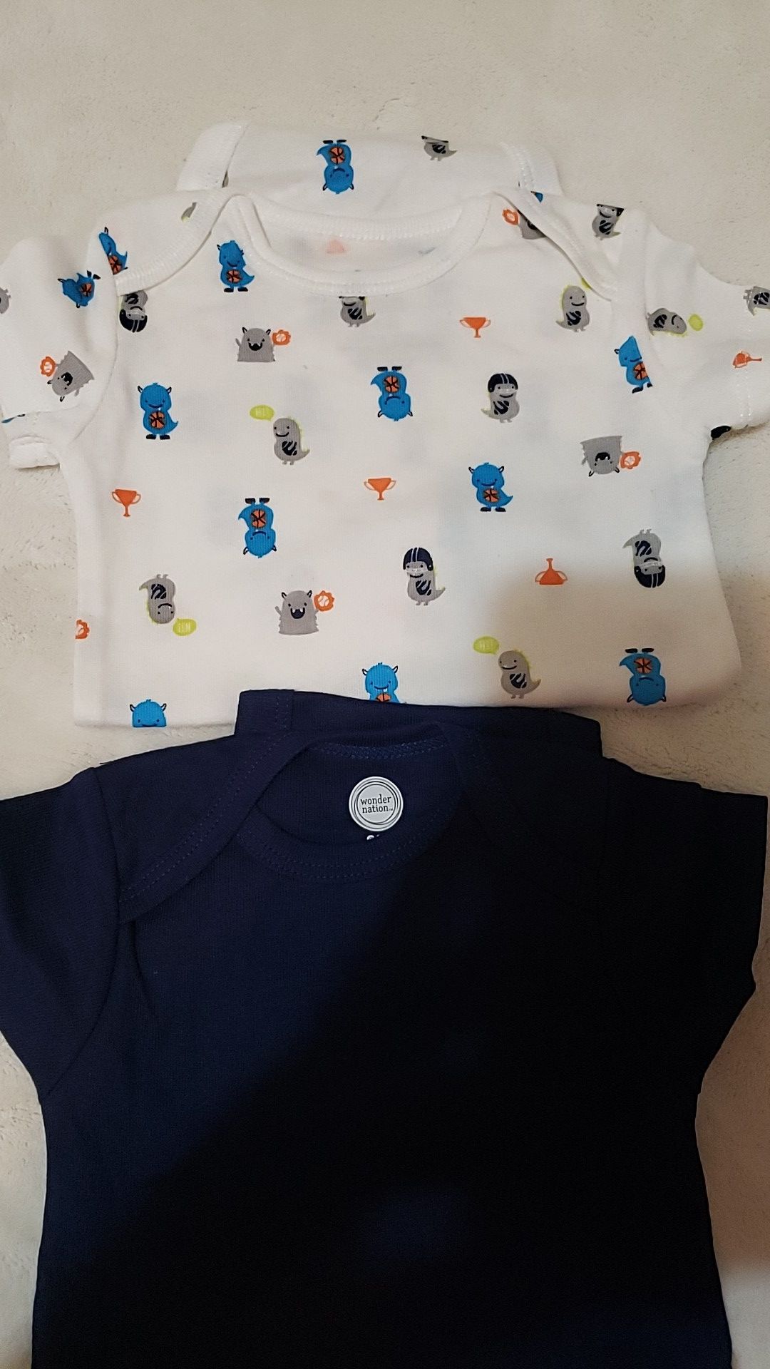 Baby oncies size 3-6 month