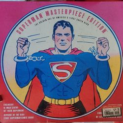 Superman Masterpiece Edition 8" Statue & Books