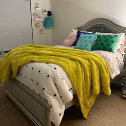 Full Size Bed Frame Headboard/Foot Board/Trundle