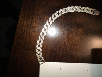 Gold Cuban link bracelet