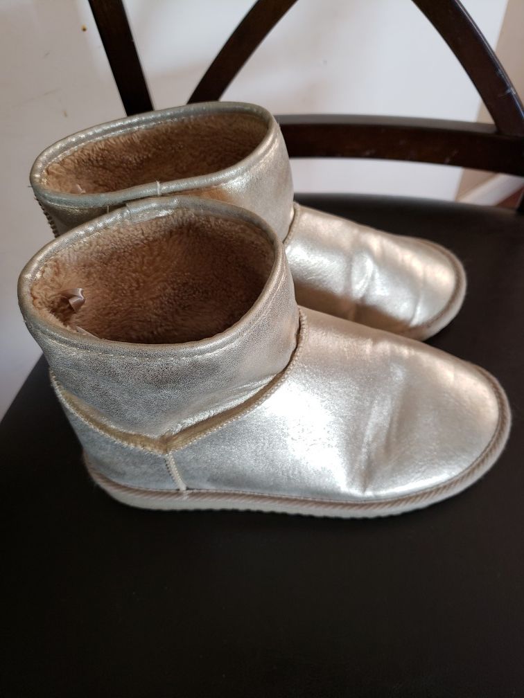 Kids boot Old Navy Size 3