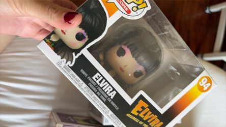 Elvira Funko pop