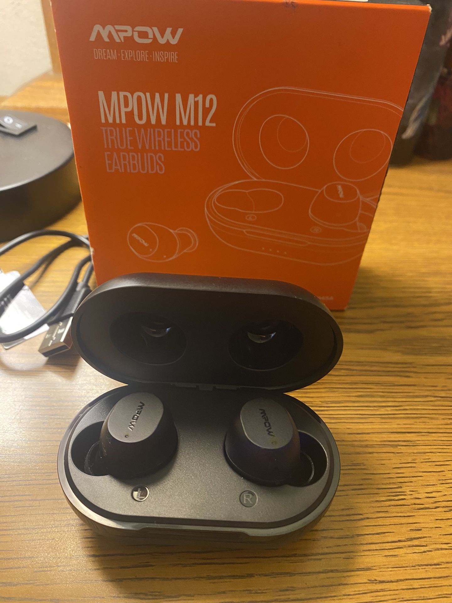 Wireless Bluetooth Earbuds With Charging Case