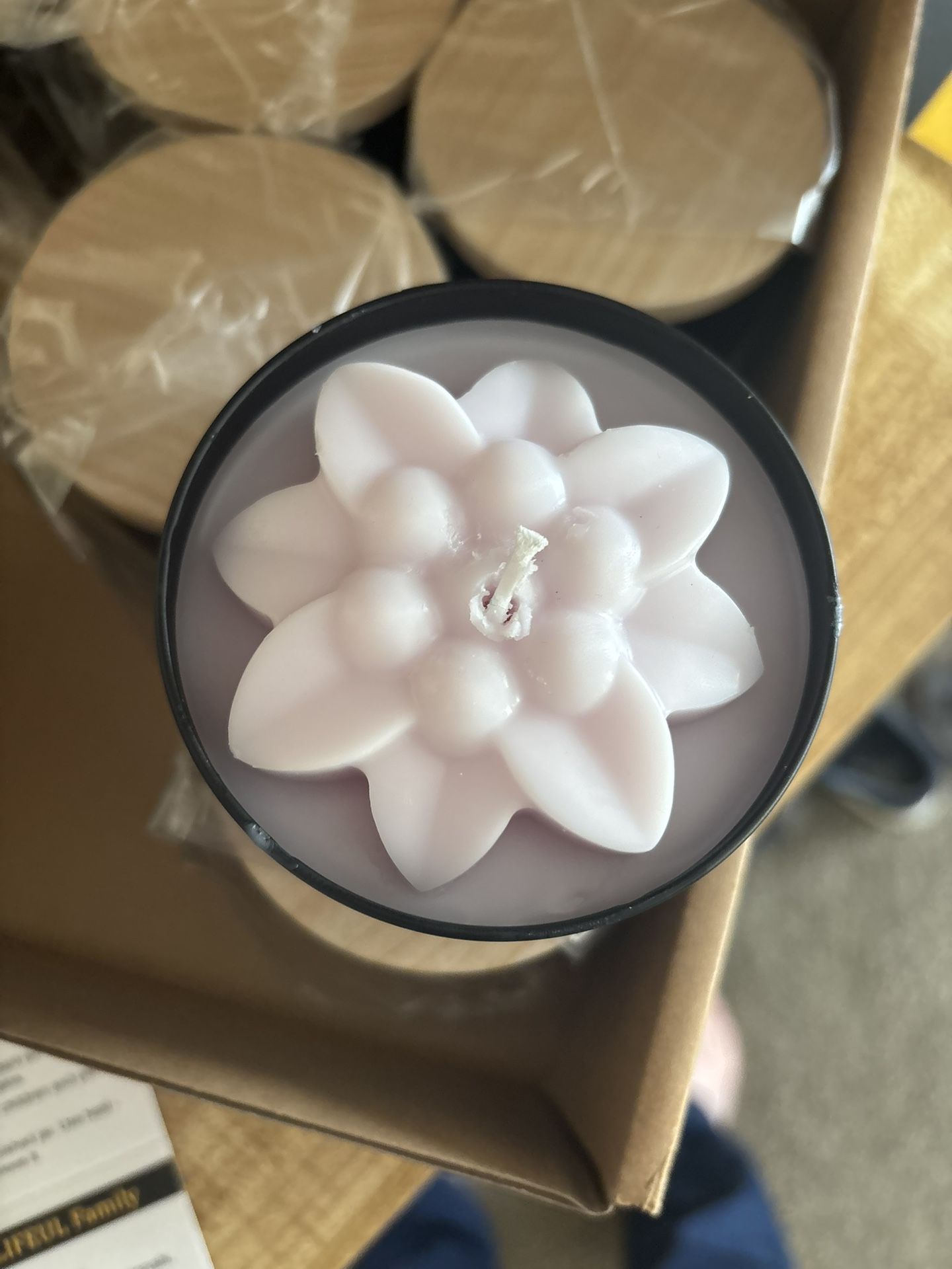 Almond Vanilla Flower Candle