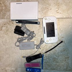 Nintendo Wii U Console Bundle with GamePad, 3 Remotes, Sensor Bar