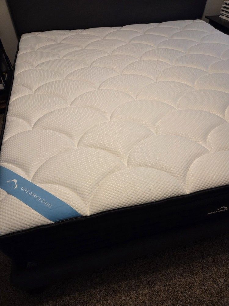 Queen Dreamcloud Premier Mattress - Like New