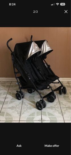 PRACTICALLY NEW SUMMER 3D LIGHT DOUBLE STROLLER!!!!