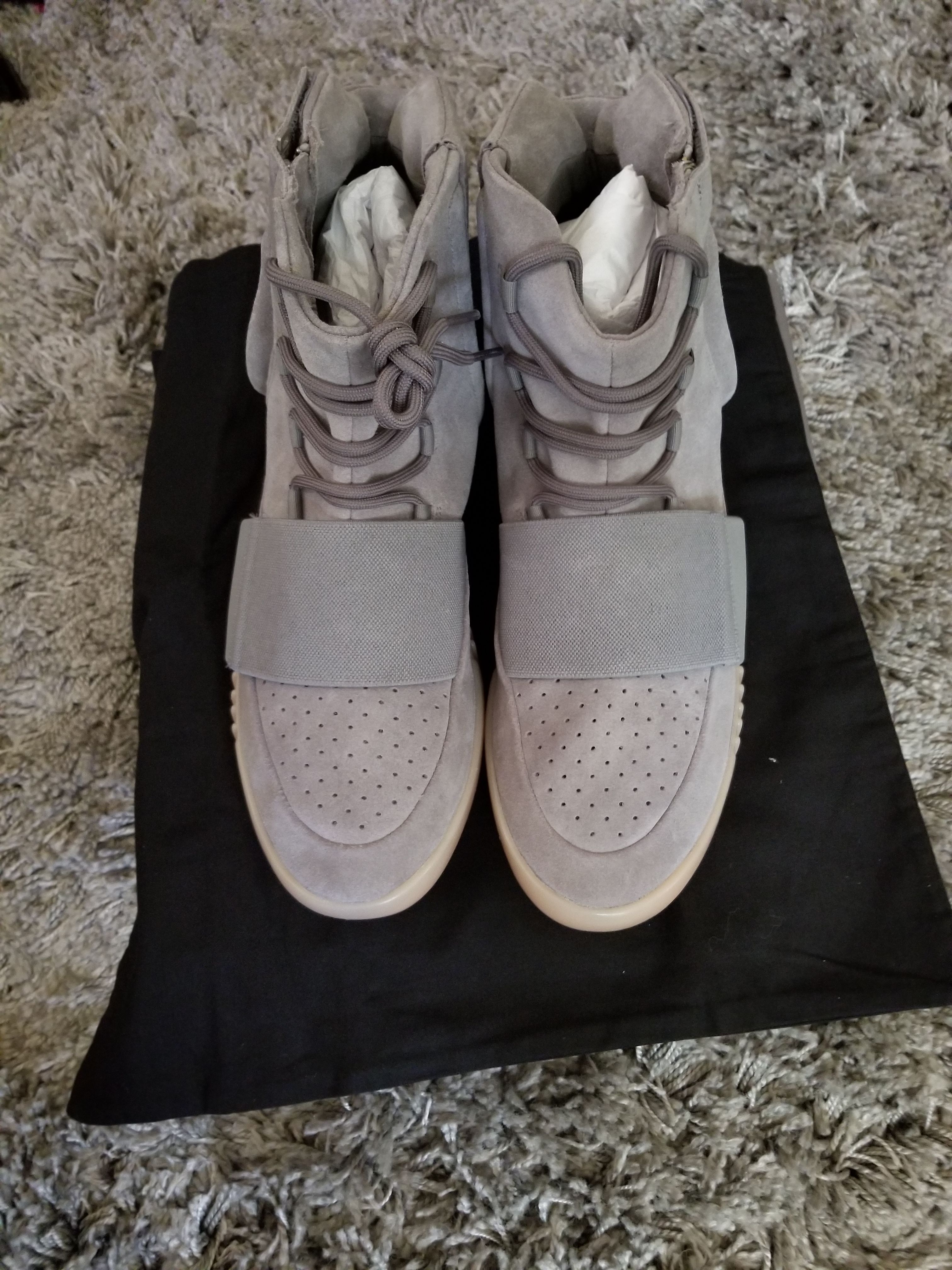 DS Yeezy 750 Glows size 11.5