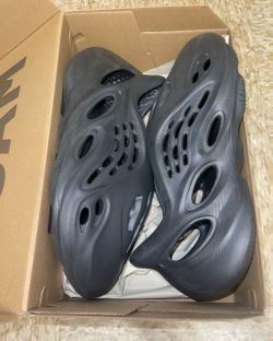 Yeezy Foamrunner “Onxy”