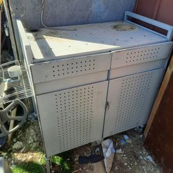 Bretford Laptop Storge Cabinet 