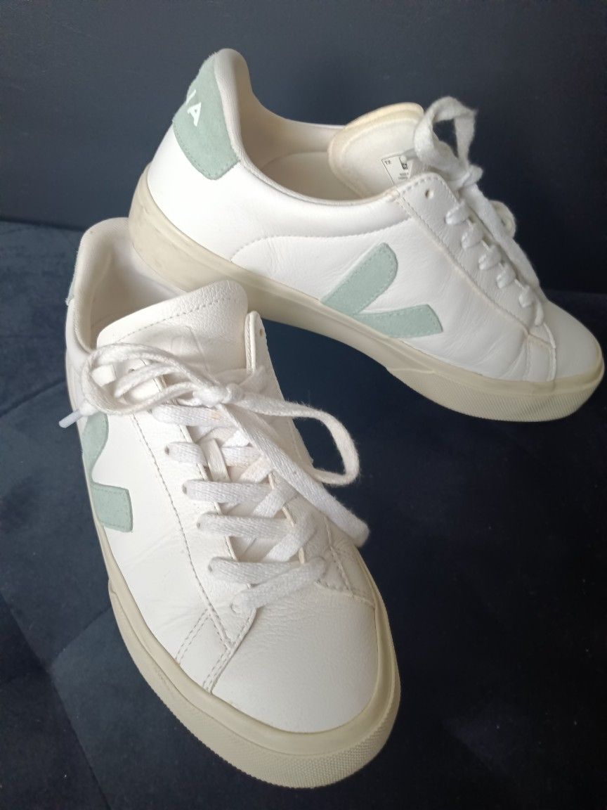 *** Veja leather tennis Shoe***