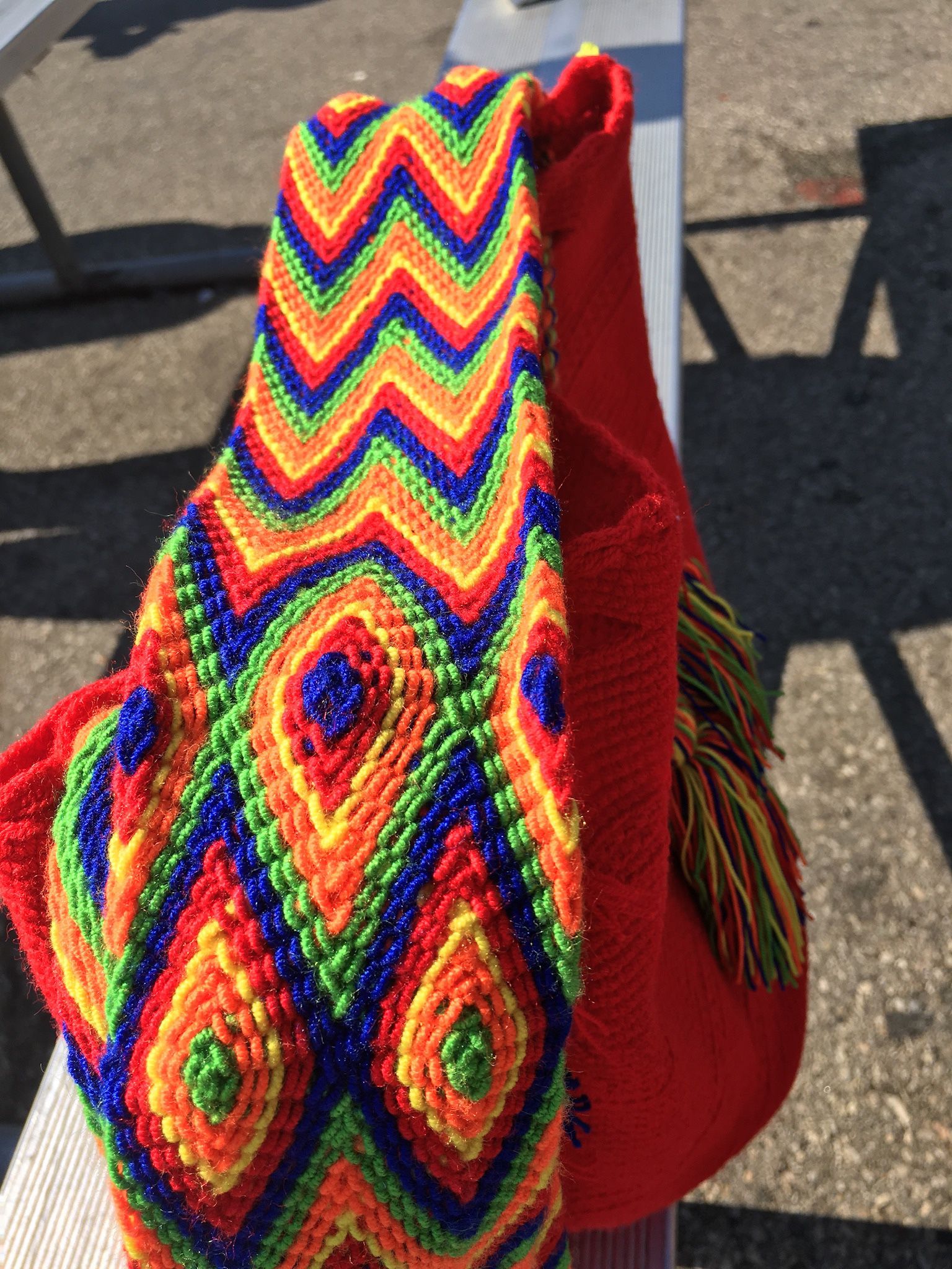 Beautiful Handmade Wayuu Cross body Bag  WithHandmade Bracelet And Frida Kahlo Keychain Tassel (removable)- Bolsa Mensajera Echa a Mano