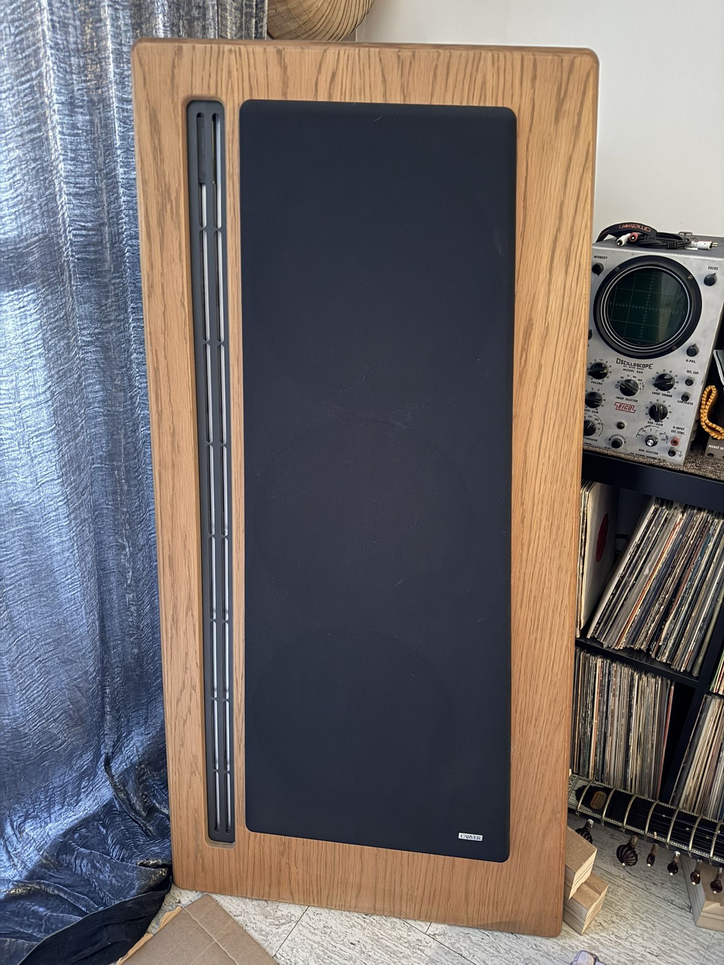 Carver Electrostatic Speakers And Magnetic Field Power Amplifier