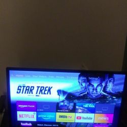 INSIGNIA 24 IN ALEXA TRU SURROUND SOUND TV