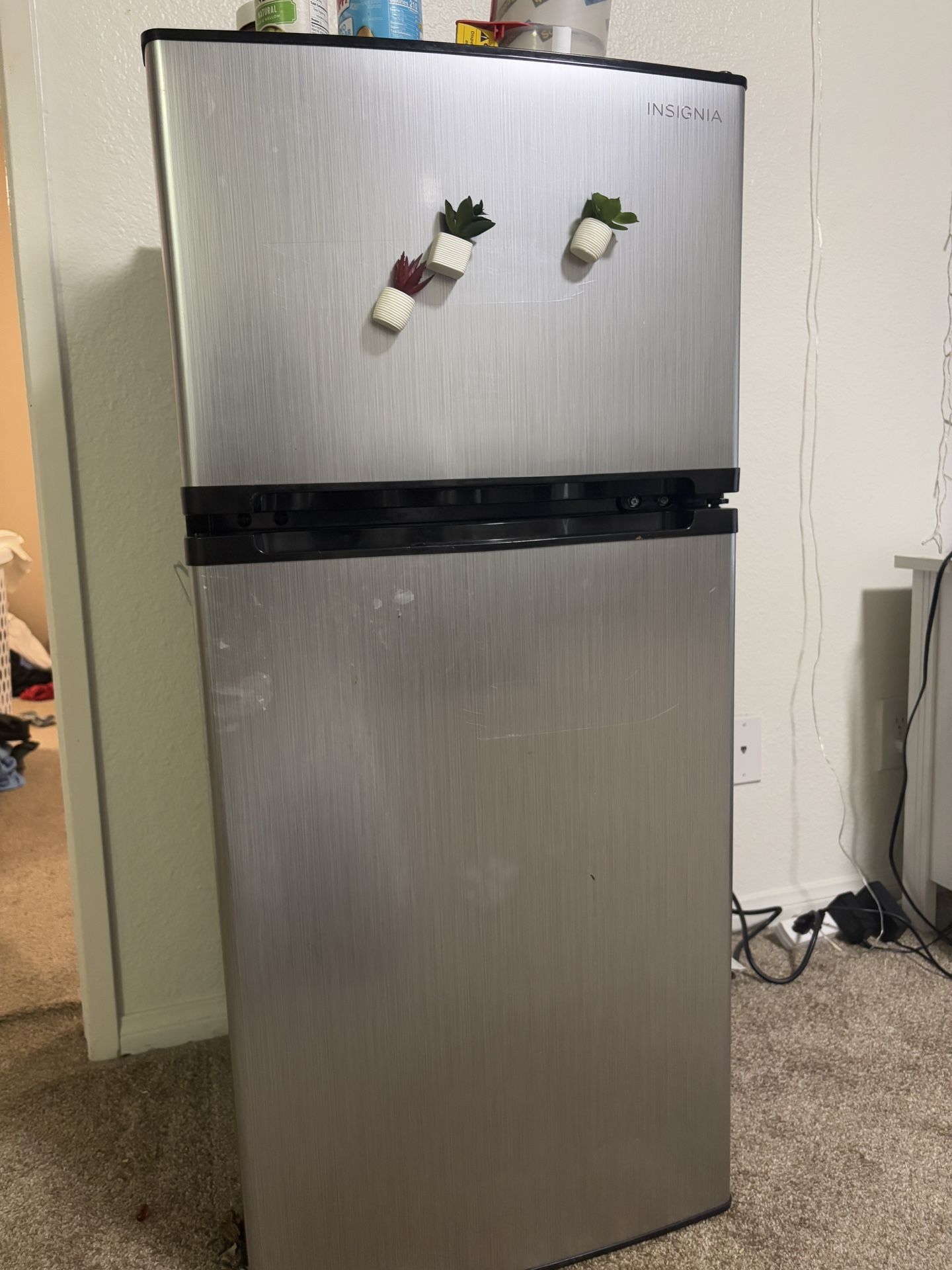 Mini Fridge-PICKUP ONLY