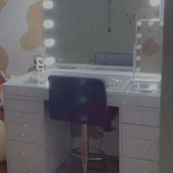 Vanity mirror (Only The Big Mirror)