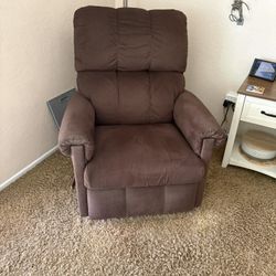 2 Matching Lay Z Boy Recliners