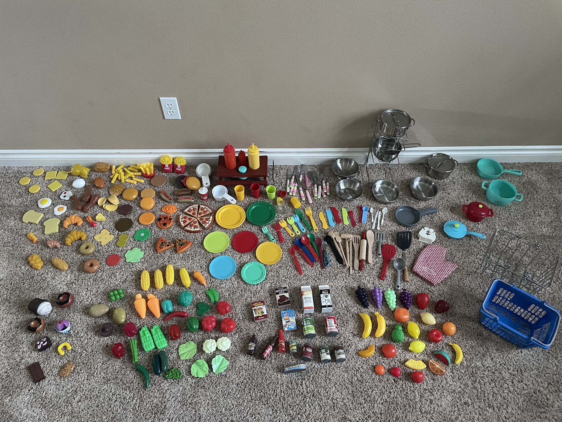 SALE PENDING Monday later afternoon… Kids play kitchen cooking shopping pretend food toys lot