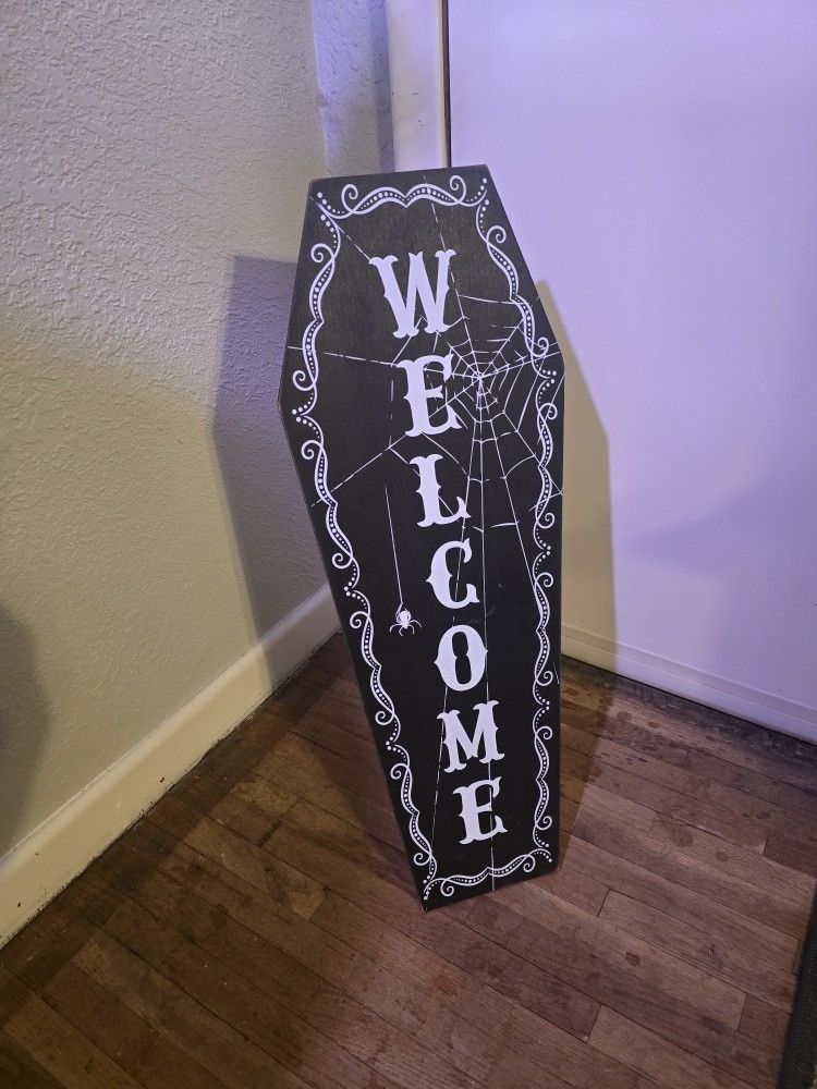 24 In Halloween Welcome Sign