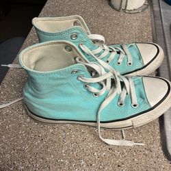Converse Shoes. Women Size 7