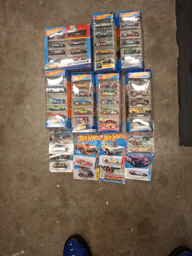 Match Box Cars An Trucks And 3 Piece Cars 4 Piece Cars 5 Piece  S