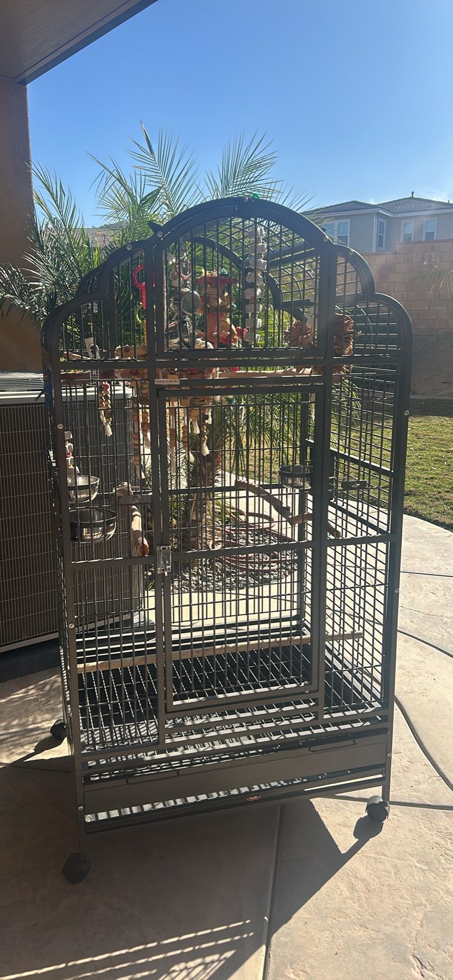 Brand new birdcage for large bird