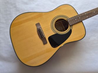 Fender DG8S NAT Acoustic Guitar with hard case