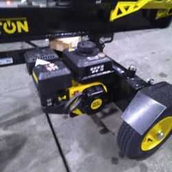 CHAMPION 27 TON LOG SPLITTER 