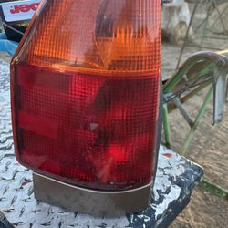 2006 Gmc Envoy Drivers Side Read Brake Light