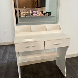 Get Ready With Me (GRWM) Vanity Desk