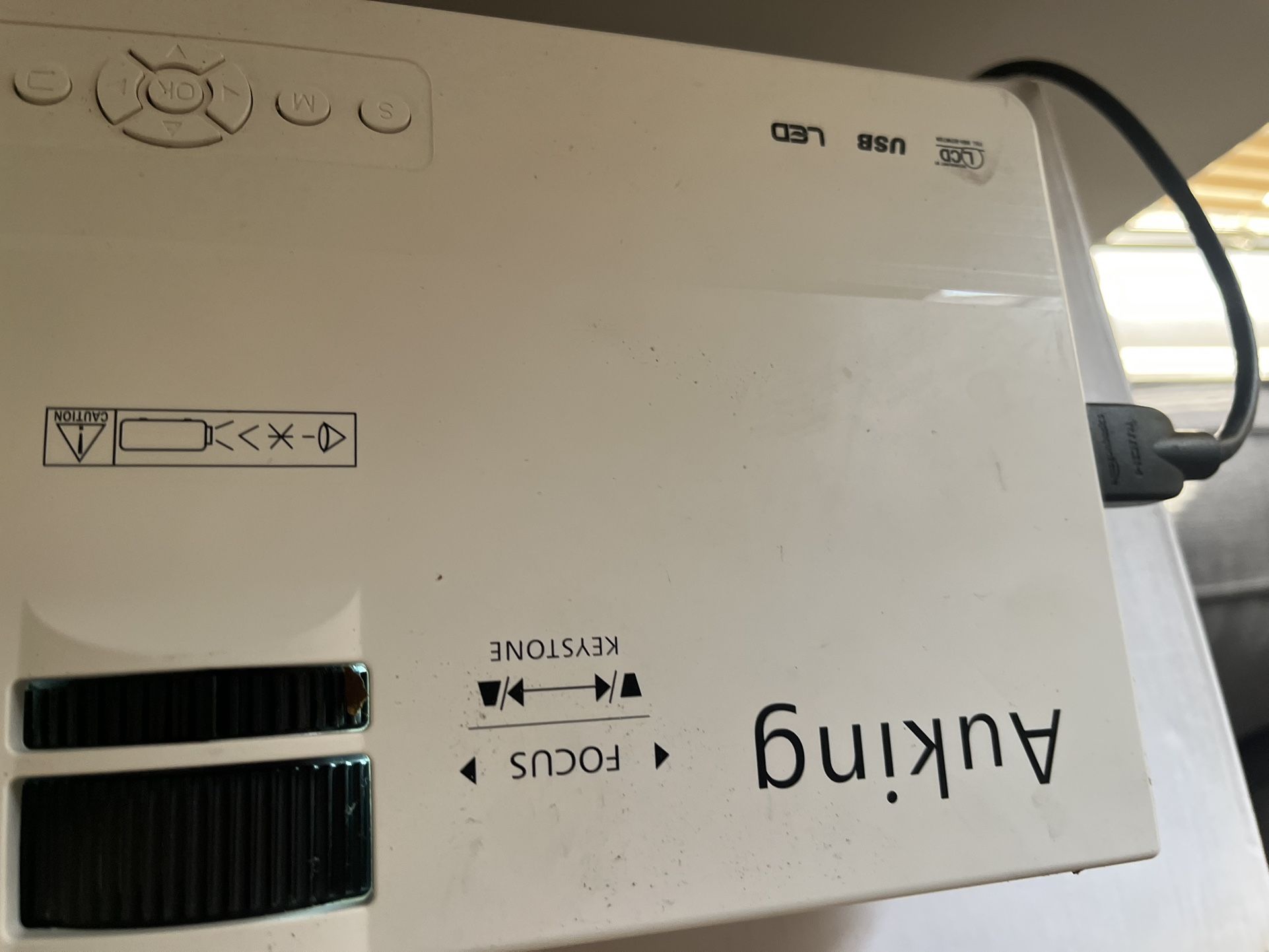 AUKING PROJECTOR