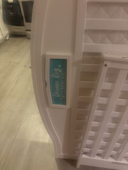 Graco Story Customizable 5-in-1 Convertible Crib with Drawer - white